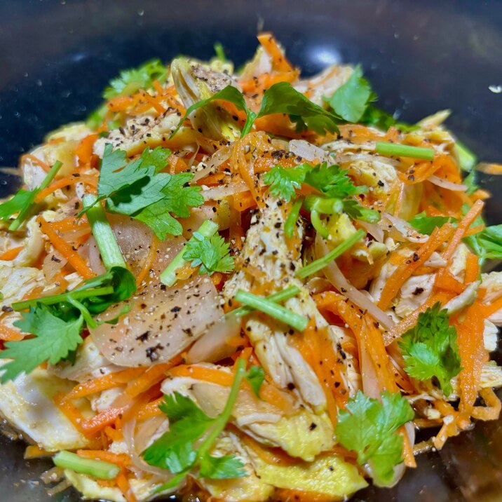 パクチーの香り☆ササミと野菜のナンプラーサラダ